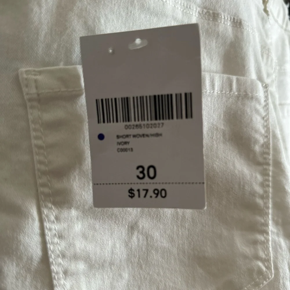 Forever 21 High Rise Ivory Shorts Size: 30 - Picture 7 of 8